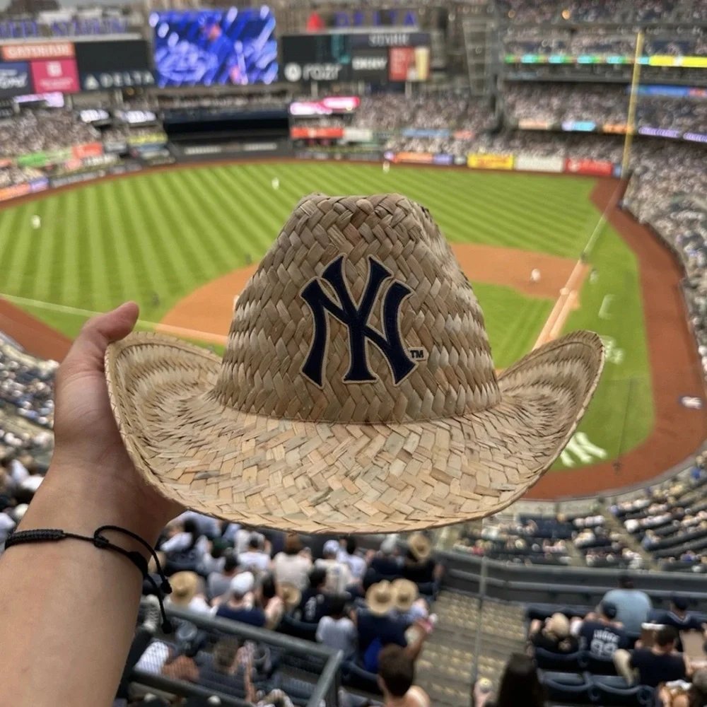NY YANKEES x  BUDWEISER Cowboy‎ Hat
